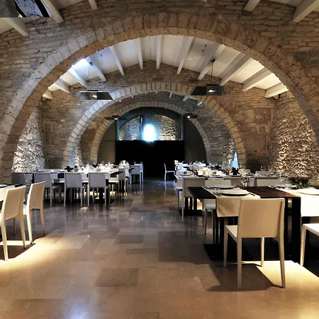Masseria Torre Di Nebbia 카스텔델몬테