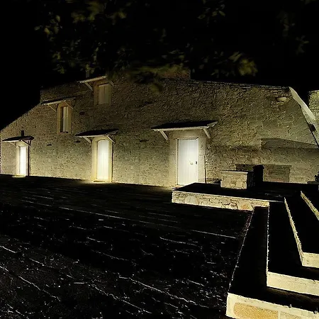 Masseria Torre Di Nebbia 카스텔델몬테